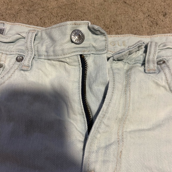 American eagle high waisted light washed Jean shorts - Picture 4 of 8